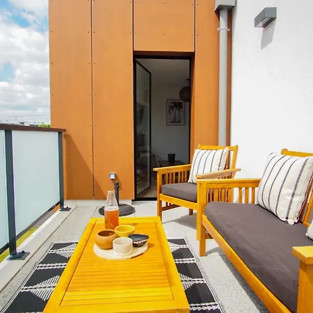 -shelby- T2 Arriere Corniche Parking Et Terrasse Concarneau